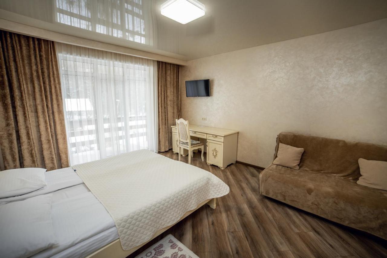 Августин Hotel Solochin Exterior photo